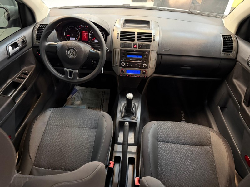 VOLKSWAGEN POLO 1.6 MI COMFORTLINE 8V 2013/2013 LUCAS AUTOMÓVEIS BOM RETIRO DO SUL / Carros no Vale