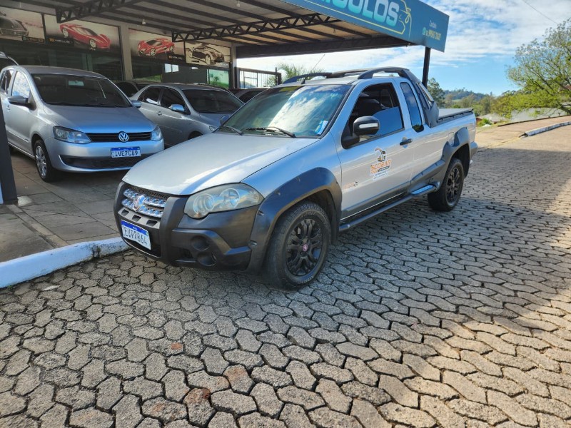FIAT STRADA ADVENTURE 1.8 LOCKER CE 2011/2011 TS VEÍCULOS ANTA GORDA / Carros no Vale
