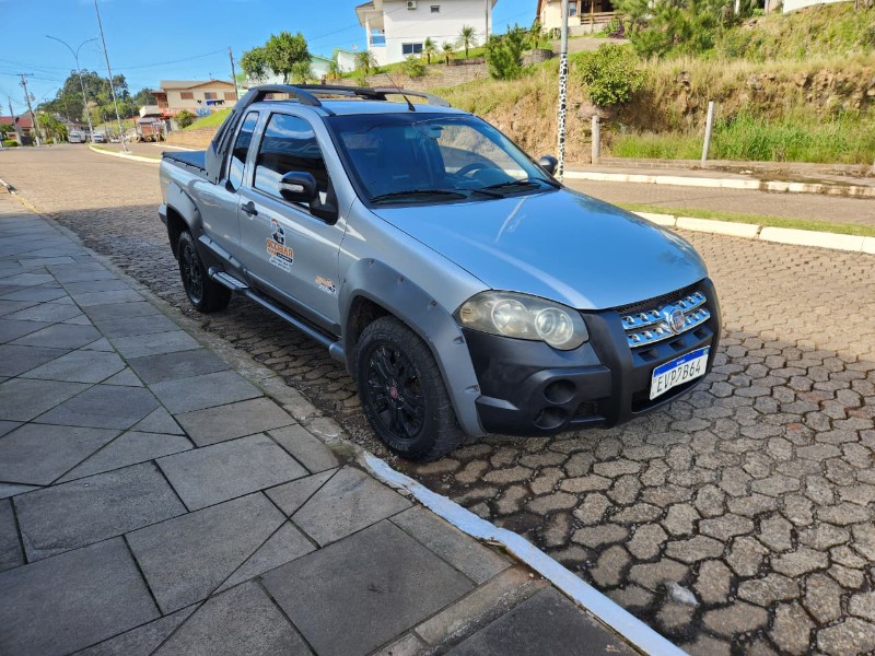 FIAT STRADA ADVENTURE 1.8 LOCKER CE 2011/2011 TS VEÍCULOS ANTA GORDA / Carros no Vale