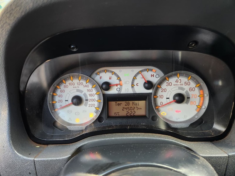 FIAT STRADA ADVENTURE 1.8 LOCKER CE 2011/2011 TS VEÍCULOS ANTA GORDA / Carros no Vale