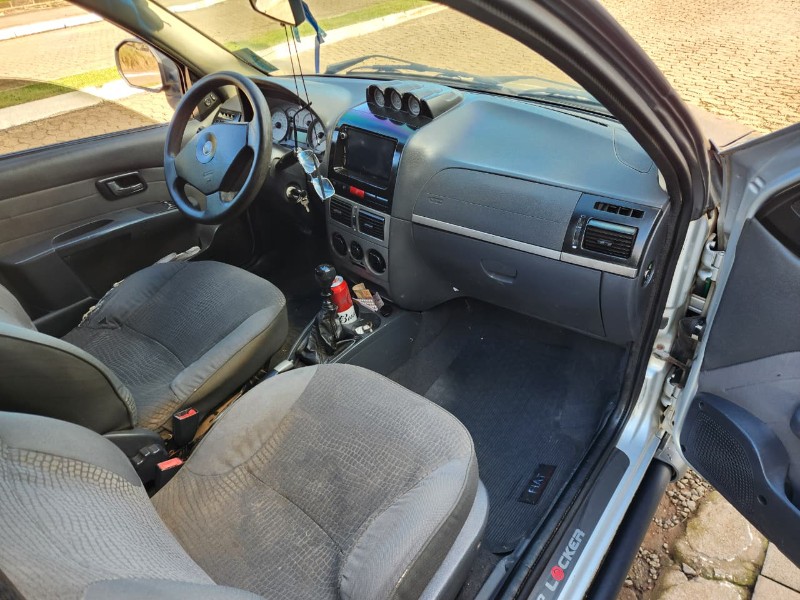 FIAT STRADA ADVENTURE 1.8 LOCKER CE 2011/2011 TS VEÍCULOS ANTA GORDA / Carros no Vale