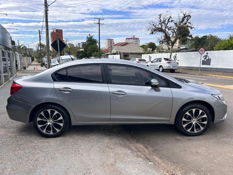 HONDA CIVIC SEDAN LXR 2.0 FLEXONE 16V AUT. 4P 2016/2016 LS MULTIMARCAS VENÂNCIO AIRES / Carros no Vale HONDA CIVIC SEDAN LXR 2.0 FLEXONE 16V AUT. 4P 2016/2016 LS MULTIMARCAS VENÂNCIO AIRES / Carros no Vale