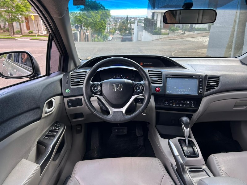 HONDA CIVIC SEDAN LXR 2.0 FLEXONE 16V AUT. 4P 2016/2016 LS MULTIMARCAS VENÂNCIO AIRES / Carros no Vale HONDA CIVIC SEDAN LXR 2.0 FLEXONE 16V AUT. 4P 2016/2016 LS MULTIMARCAS VENÂNCIO AIRES / Carros no Vale