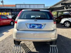 FORD FIESTA SE 1.0 8V FLEX 5P /2014 AR MULTIMARCAS VENÂNCIO AIRES / Carros no Vale