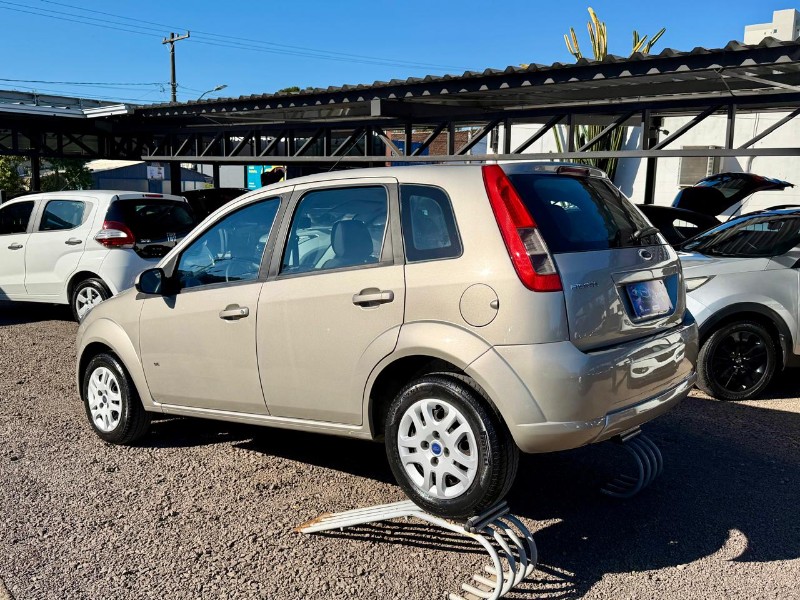 FORD FIESTA SE 1.0 8V FLEX 5P /2014 AR MULTIMARCAS VENÂNCIO AIRES / Carros no Vale