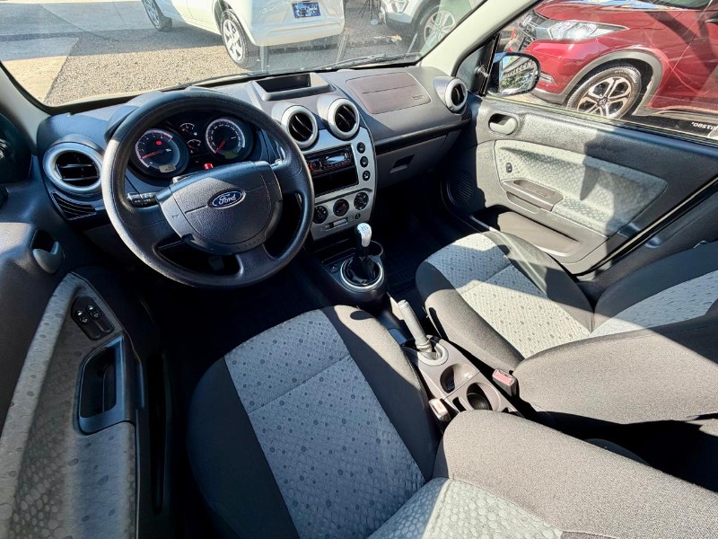 FORD FIESTA SE 1.0 8V FLEX 5P /2014 AR MULTIMARCAS VENÂNCIO AIRES / Carros no Vale