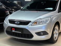 FORD FOCUS 2.0 FLEX 2012/2013 JM AUTOMÓVEIS VENÂNCIO AIRES / Carros no Vale
