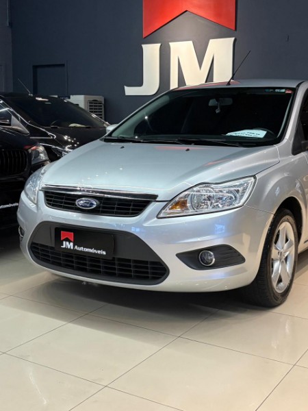 FORD FOCUS 2.0 FLEX 2012/2013 JM AUTOMÓVEIS VENÂNCIO AIRES / Carros no Vale