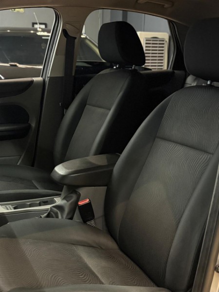 FORD FOCUS 2.0 FLEX 2012/2013 JM AUTOMÓVEIS VENÂNCIO AIRES / Carros no Vale
