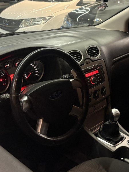 FORD FOCUS 2.0 FLEX 2012/2013 JM AUTOMÓVEIS VENÂNCIO AIRES / Carros no Vale