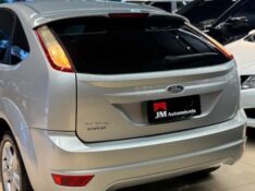 FORD FOCUS 2.0 FLEX 2012/2013 JM AUTOMÓVEIS VENÂNCIO AIRES / Carros no Vale
