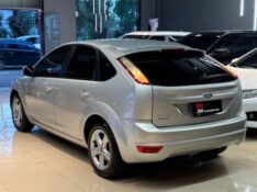 FORD FOCUS 2.0 FLEX 2012/2013 JM AUTOMÓVEIS VENÂNCIO AIRES / Carros no Vale