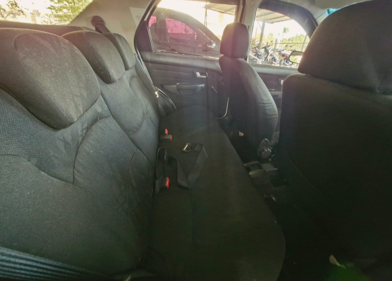 FIAT SIENA 1.0 EL 8V 2010/2011 CRUZEIRO MULTIMARCAS CRUZEIRO DO SUL / Carros no Vale