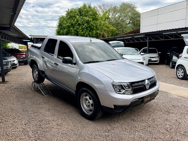 RENAULT DUSTER OROCH EXPRESS 1.6 FLEX 16V MEC. /2018 AR MULTIMARCAS VENÂNCIO AIRES / Carros no Vale