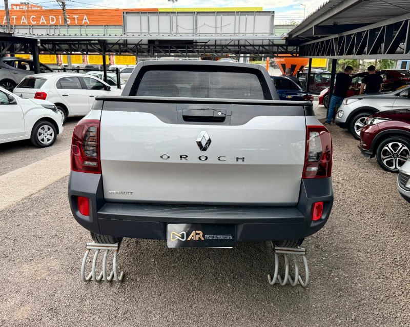 RENAULT DUSTER OROCH EXPRESS 1.6 FLEX 16V MEC. /2018 AR MULTIMARCAS VENÂNCIO AIRES / Carros no Vale