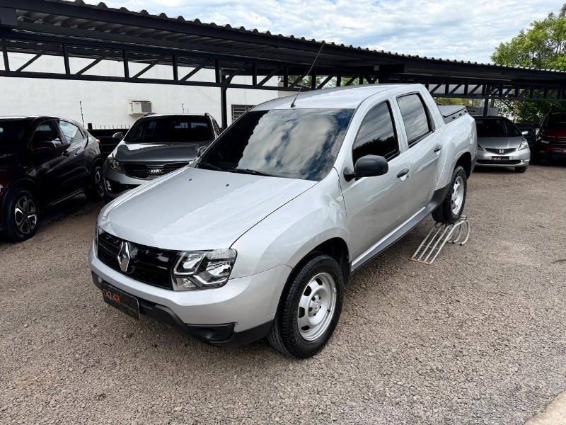 RENAULT DUSTER OROCH EXPRESS 1.6 FLEX 16V MEC. /2018 AR MULTIMARCAS VENÂNCIO AIRES / Carros no Vale