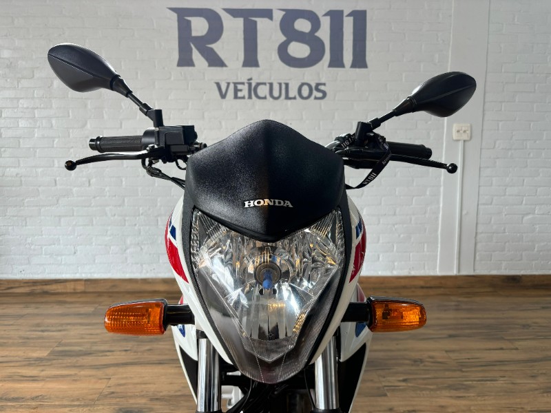 HONDA MOTOS CB 300 /2015 RT 811 VEÍCULOS ARROIO DO MEIO / Carros no Vale HONDA MOTOS CB 300 /2015 RT 811 VEÍCULOS ARROIO DO MEIO / Carros no Vale