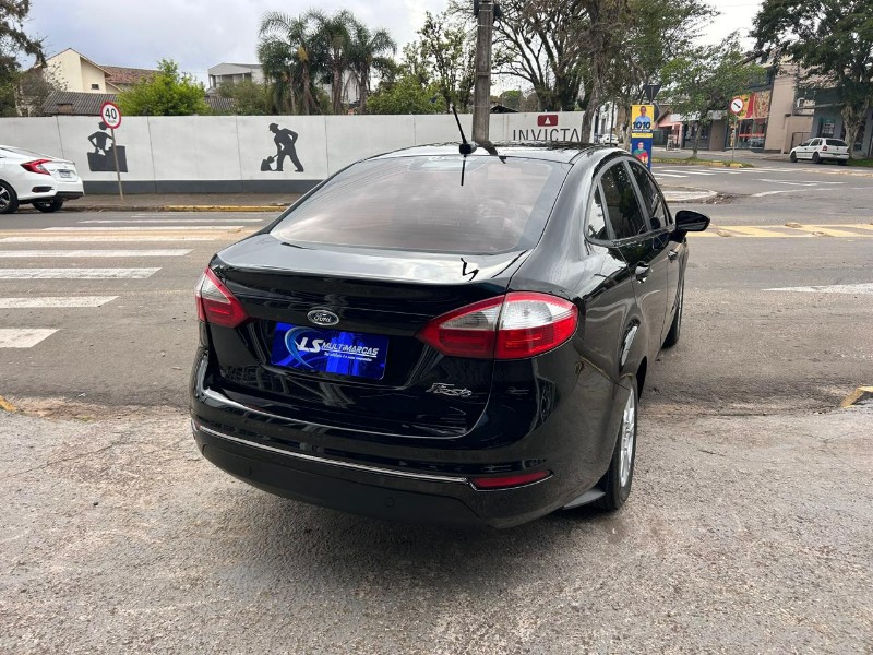 FORD FIESTA SEDAN 1.6 16V FLEX MEC. 2016/2016 LS MULTIMARCAS VENÂNCIO AIRES / Carros no Vale