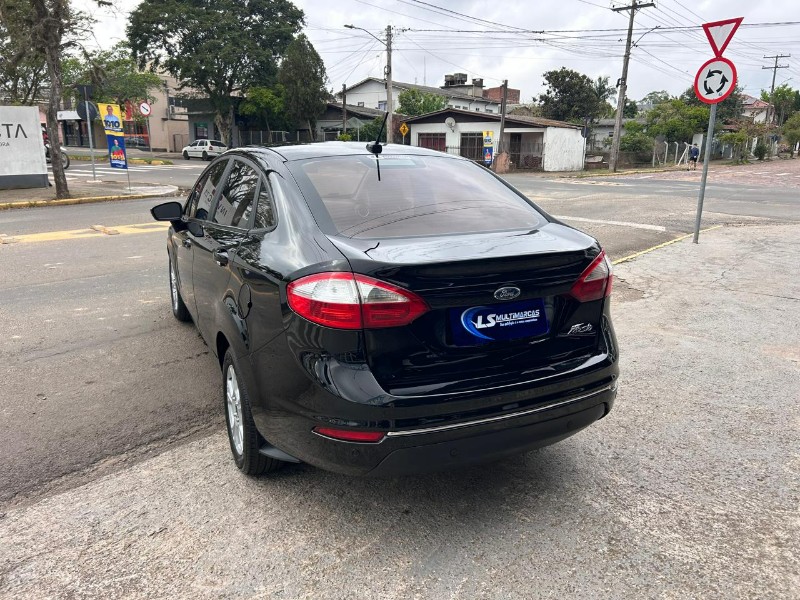 FORD FIESTA SEDAN 1.6 16V FLEX MEC. 2016/2016 LS MULTIMARCAS VENÂNCIO AIRES / Carros no Vale