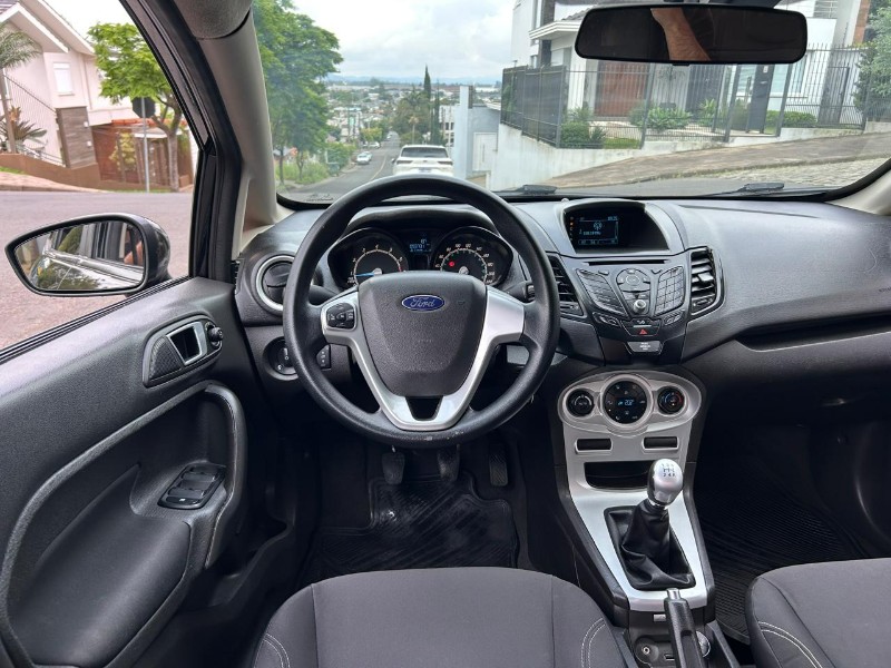 FORD FIESTA SEDAN 1.6 16V FLEX MEC. 2016/2016 LS MULTIMARCAS VENÂNCIO AIRES / Carros no Vale