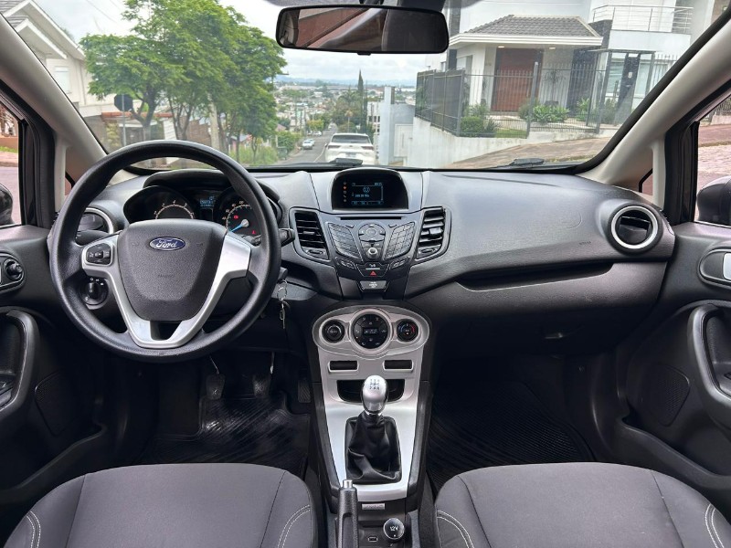 FORD FIESTA SEDAN 1.6 16V FLEX MEC. 2016/2016 LS MULTIMARCAS VENÂNCIO AIRES / Carros no Vale