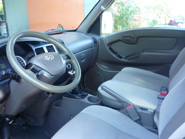HYUNDAI HR 2.5 TURBO COM CARROCERIA 2019/2020 PREMIUM AUTOMÓVEIS ARROIO DO MEIO / Carros no Vale