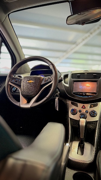 CHEVROLET TRACKER 1.8 MPFI LT 4X2 16V FLEX 4P AUTOMÁTICO 2014/2015 MALAGGI VEÍCULOS ENCANTADO / Carros no Vale