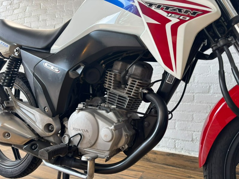 HONDA MOTOS CG 150 TITAN EX /2015 RT 811 VEÍCULOS ARROIO DO MEIO / Carros no Vale HONDA MOTOS CG 150 TITAN EX /2015 RT 811 VEÍCULOS ARROIO DO MEIO / Carros no Vale