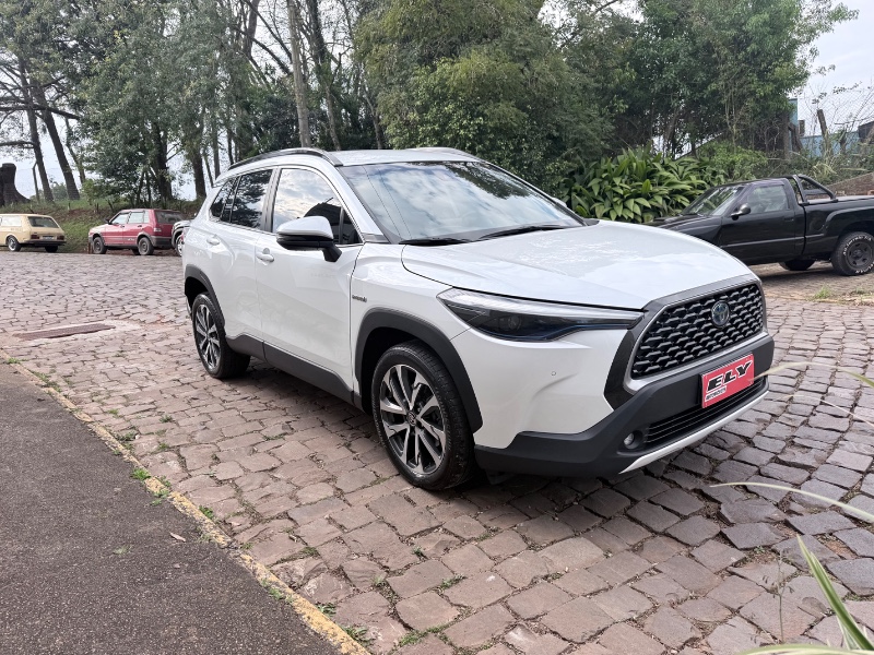 TOYOTA COROLLA CROSS 1.8 VVT-I HYBRID FLEX XRV CVT 2022/2022 ELY AUTOMÓVEIS LAJEADO / Carros no Vale TOYOTA COROLLA CROSS 1.8 VVT-I HYBRID FLEX XRV CVT 2022/2022 ELY AUTOMÓVEIS LAJEADO / Carros no Vale