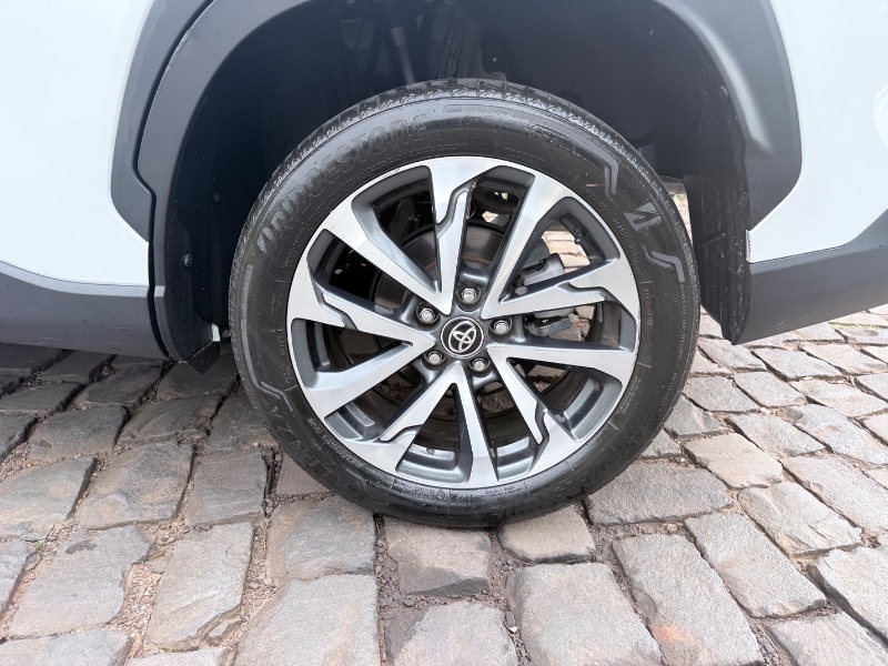 TOYOTA COROLLA CROSS 1.8 VVT-I HYBRID FLEX XRV CVT 2022/2022 ELY AUTOMÓVEIS LAJEADO / Carros no Vale TOYOTA COROLLA CROSS 1.8 VVT-I HYBRID FLEX XRV CVT 2022/2022 ELY AUTOMÓVEIS LAJEADO / Carros no Vale
