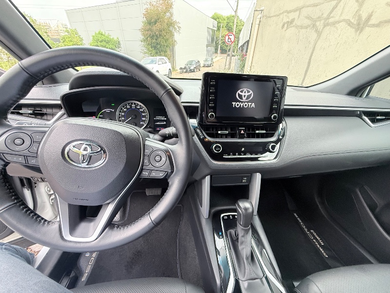 TOYOTA COROLLA CROSS 1.8 VVT-I HYBRID FLEX XRV CVT 2022/2022 ELY AUTOMÓVEIS LAJEADO / Carros no Vale TOYOTA COROLLA CROSS 1.8 VVT-I HYBRID FLEX XRV CVT 2022/2022 ELY AUTOMÓVEIS LAJEADO / Carros no Vale