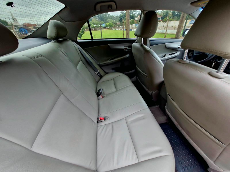 TOYOTA COROLLA 1.8 XLI 2011/2012 CRUZEIRO MULTIMARCAS CRUZEIRO DO SUL / Carros no Vale