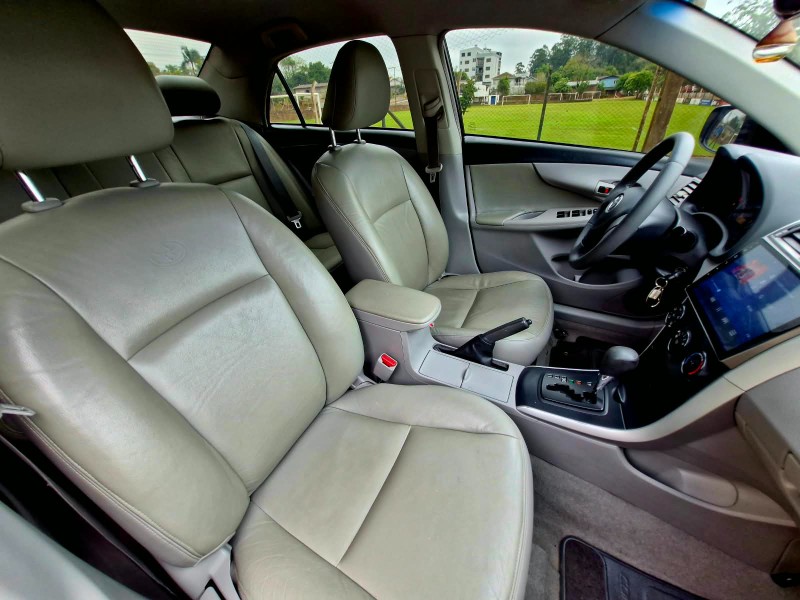 TOYOTA COROLLA 1.8 XLI 2011/2012 CRUZEIRO MULTIMARCAS CRUZEIRO DO SUL / Carros no Vale