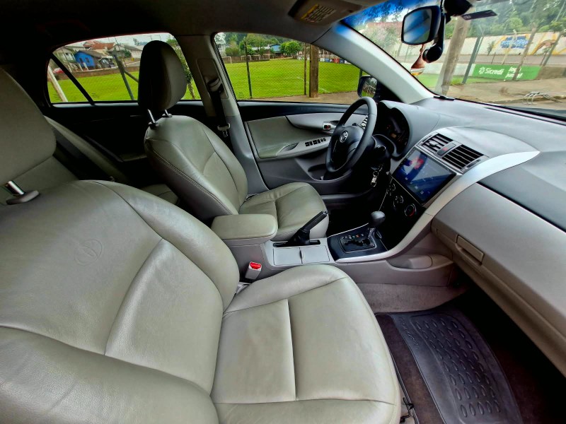 TOYOTA COROLLA 1.8 XLI 2011/2012 CRUZEIRO MULTIMARCAS CRUZEIRO DO SUL / Carros no Vale