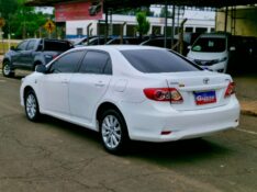 TOYOTA COROLLA 1.8 XLI 2011/2012 CRUZEIRO MULTIMARCAS CRUZEIRO DO SUL / Carros no Vale