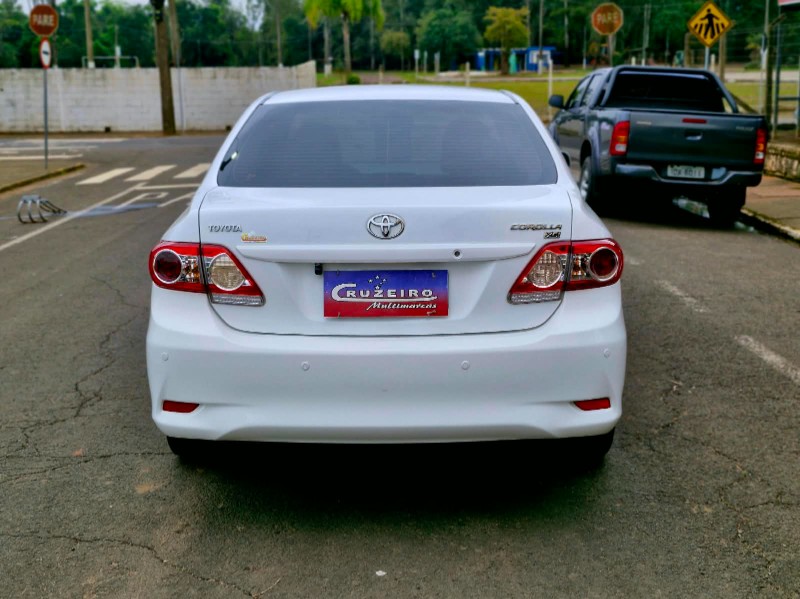 TOYOTA COROLLA 1.8 XLI 2011/2012 CRUZEIRO MULTIMARCAS CRUZEIRO DO SUL / Carros no Vale