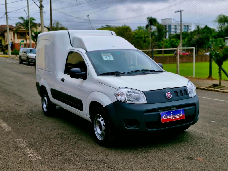 FIAT FIORINO 1.4 FURGÃO 2016/2017 CRUZEIRO MULTIMARCAS CRUZEIRO DO SUL / Carros no Vale