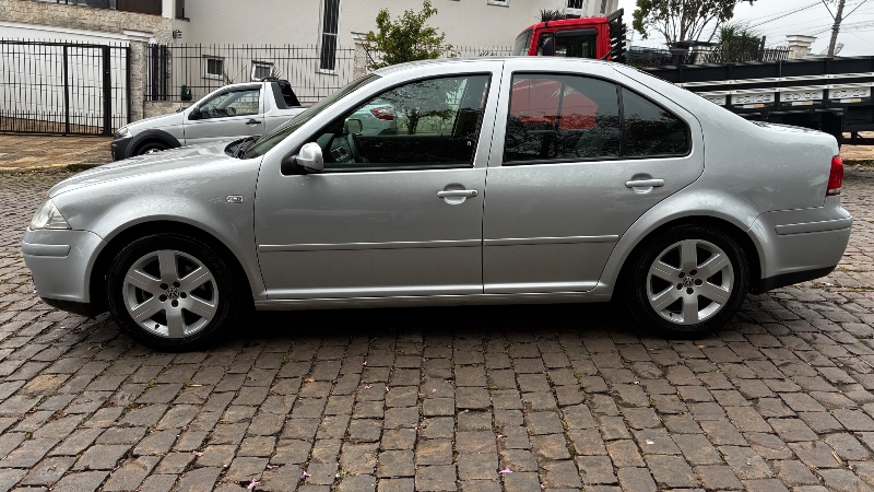 VOLKSWAGEN BORA 2.0 MI 8V FLEX 4P AUTOMÁTICO - 2009