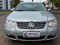 VOLKSWAGEN BORA 2.0 MI 8V FLEX 4P AUTOMÁTICO 2008/2009 COMPLETO VEÍCULOS GUAPORÉ / Carros no Vale