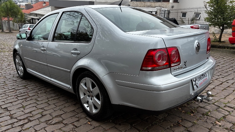 VOLKSWAGEN BORA 2.0 MI 8V FLEX 4P AUTOMÁTICO - 2009
