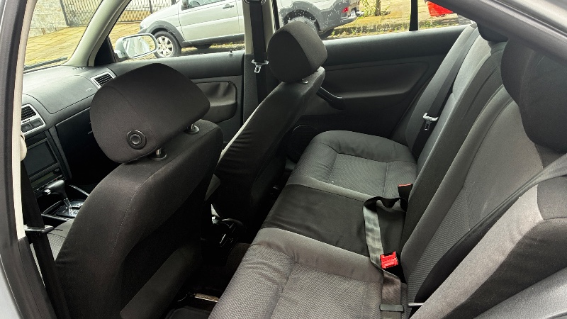 VOLKSWAGEN BORA 2.0 MI 8V FLEX 4P AUTOMÁTICO - 2009