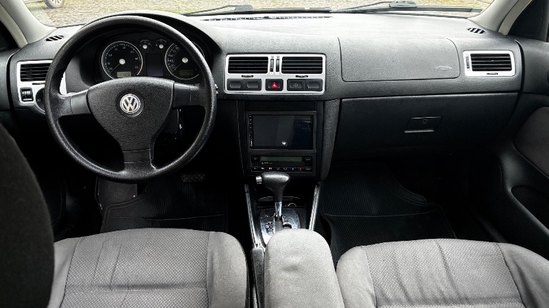 VOLKSWAGEN BORA 2.0 MI 8V FLEX 4P AUTOMÁTICO - 2009