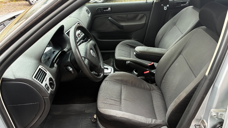 VOLKSWAGEN BORA 2.0 MI 8V FLEX 4P AUTOMÁTICO - 2009