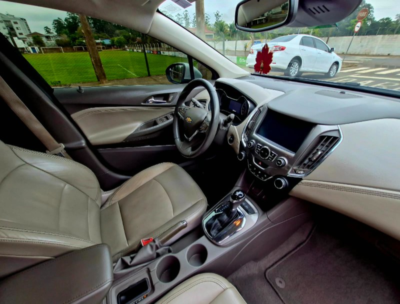 CHEVROLET CRUZE 1.4 LTZ TURBO 2016/2017 CRUZEIRO MULTIMARCAS CRUZEIRO DO SUL / Carros no Vale