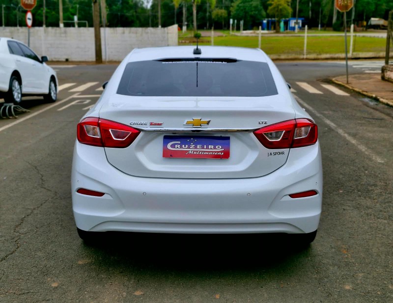 CHEVROLET CRUZE 1.4 LTZ TURBO 2016/2017 CRUZEIRO MULTIMARCAS CRUZEIRO DO SUL / Carros no Vale