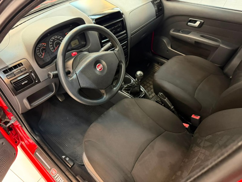 FIAT SIENA 1.0 EL CELEBRATION 8V 2011/2011 LUCAS AUTOMÓVEIS BOM RETIRO DO SUL / Carros no Vale