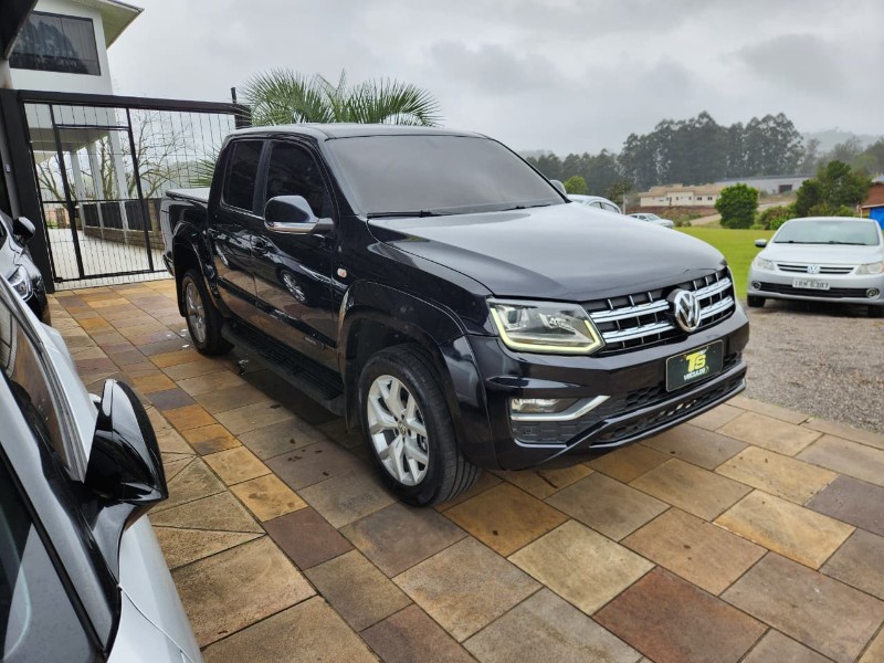 VOLKSWAGEN AMAROK HIGHLINE 2.0 4X4 2017/2018 TS VEÍCULOS ANTA GORDA / Carros no Vale