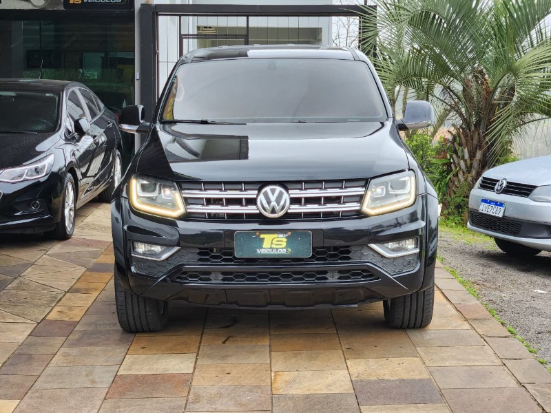 VOLKSWAGEN AMAROK HIGHLINE 2.0 4X4 2017/2018 TS VEÍCULOS ANTA GORDA / Carros no Vale