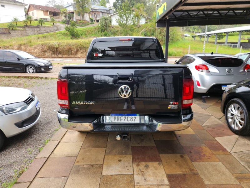 VOLKSWAGEN AMAROK HIGHLINE 2.0 4X4 2017/2018 TS VEÍCULOS ANTA GORDA / Carros no Vale