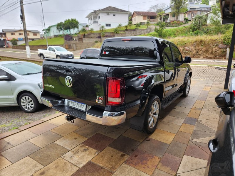 VOLKSWAGEN AMAROK HIGHLINE 2.0 4X4 2017/2018 TS VEÍCULOS ANTA GORDA / Carros no Vale